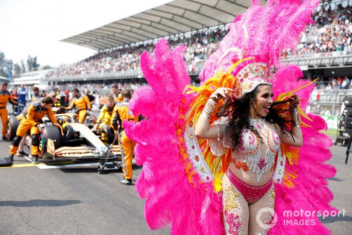 Chicas en la parrilla