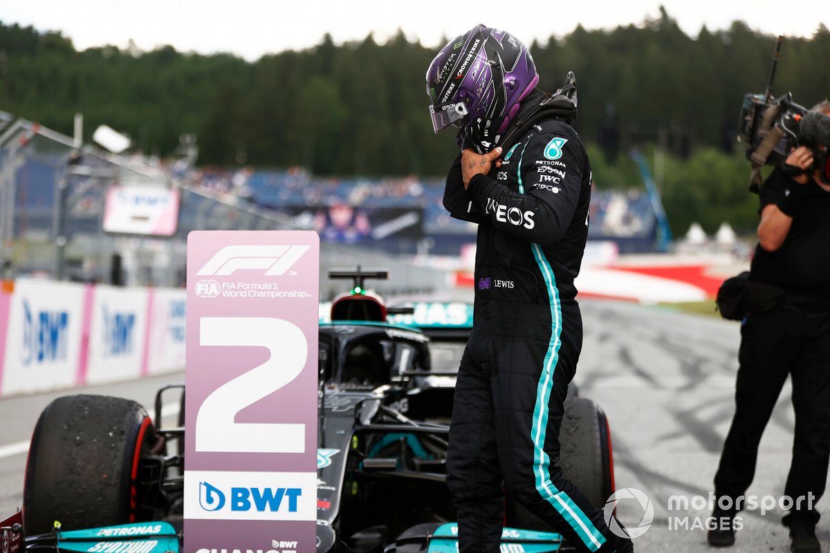 Lewis Hamilton, Mercedes, 2nd position, in Parc Ferme