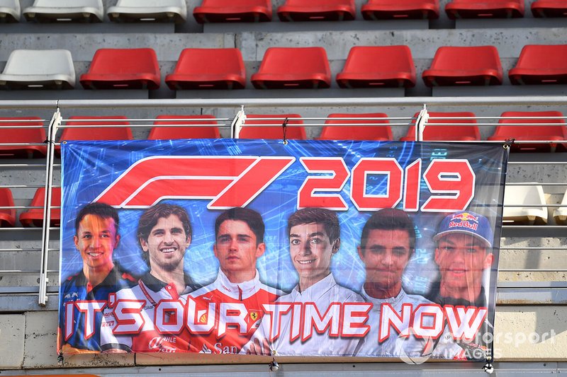 Striscione con i rookie 2019
