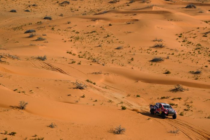 #301 Toyota Gazoo Racing: Nasser Al-Attiyah, Matthieu Baumel