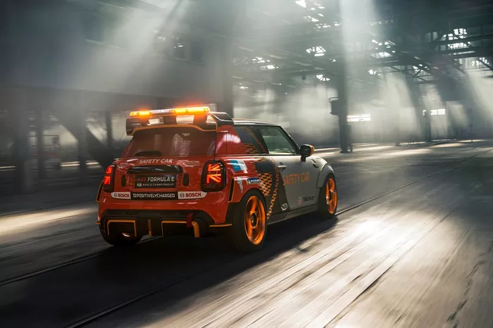 MINI Electric Pacesetter, Safety Car de la FIA Fórmula E 