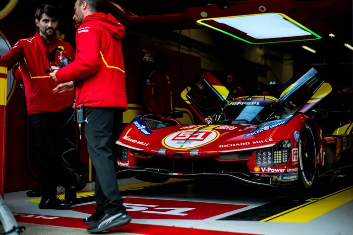 #51 Ferrari AF Corse Ferrari 499P: Alessandro Pier Guidi, James Calado, Antonio Giovinazzi