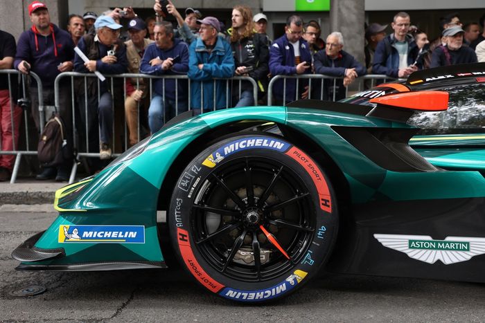 #009 Aston Martin Thor Team Aston Martin Valkyrie: Alex Riberas, Marco Sorensen, Roman De Angelis