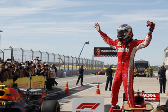 Race winner Kimi Raikkonen, Ferrari SF71H