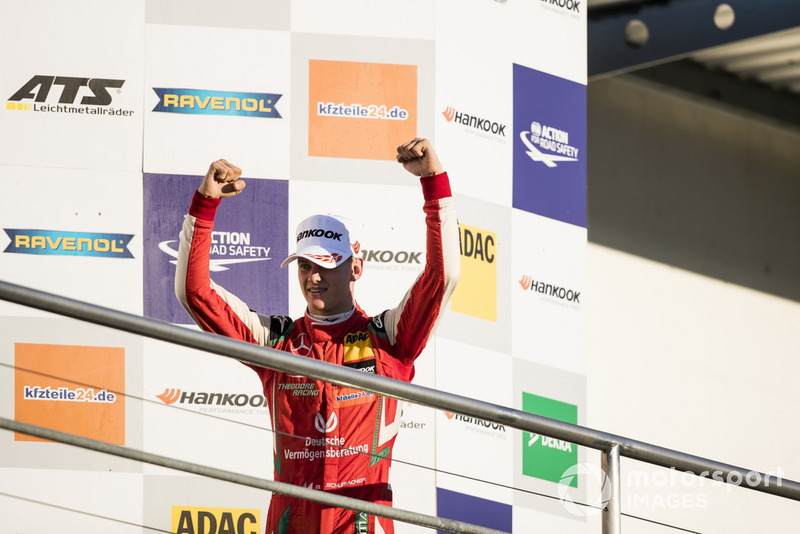 Podium: Kampioen 2018, Mick Schumacher, PREMA Theodore Racing Dallara F317 - Mercedes-Benz