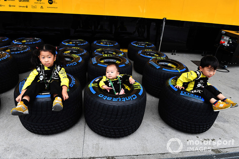 Юные болельщики Renault Sport F1 Team