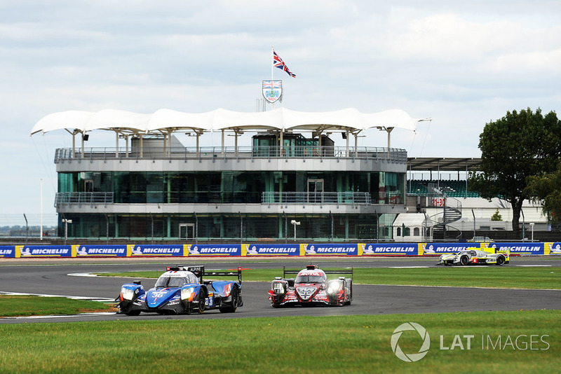 #36 Signatech Alpine Matmut Alpine A470: Nicolas Lapierre, Andre Negrao, Pierre Thiriet 