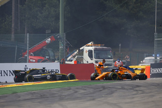 Fernando Alonso, McLaren MCL33, Charles Leclerc, Sauber C37, Nico Hulkenberg, Renault Sport F1 Team R.S. 18, start kazası