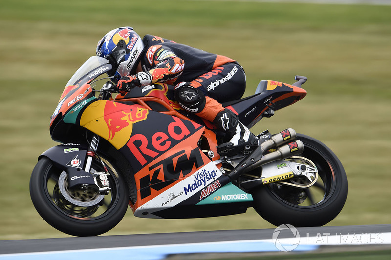 Na Moto2, Miguel Oliveira conquistou a primeira vitória para a KTM na categoria intermediária. E foi com dobradinha: Brad Binder ficou com o segundo lugar.