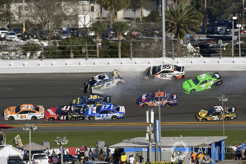 Chase Elliott, Hendrick Motorsports Chevrolet Camaro, Kasey Kahne, Leavine Family Racing Chevrolet C