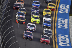 Denny Hamlin, Joe Gibbs Racing Toyota and Kurt Busch, Stewart-Haas Racing Ford Fusion