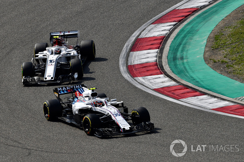 Sergey Sirotkin, Williams FW41 e Charles Leclerc, Sauber C37