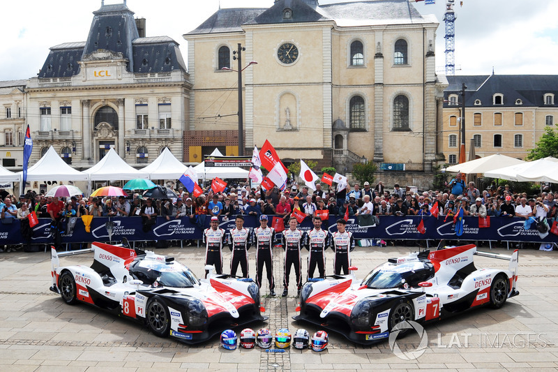 #7 Toyota Gazoo Racing Toyota TS050: Майк Конвей, Камуи Кобаяши, Хосе Мария Лопес, #8 Toyota Gazoo Racing Toyota TS050: Себастьен Буэми, Казуки Накаджима, Фернандо Алонсо