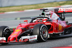 Kimi Raikkonen, Ferrari SF16-H met halo cockpit