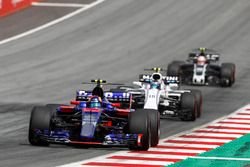 Carlos Sainz Jr., Scuderia Scuderia Toro Rosso STR12, Lance Stroll, Williams FW40