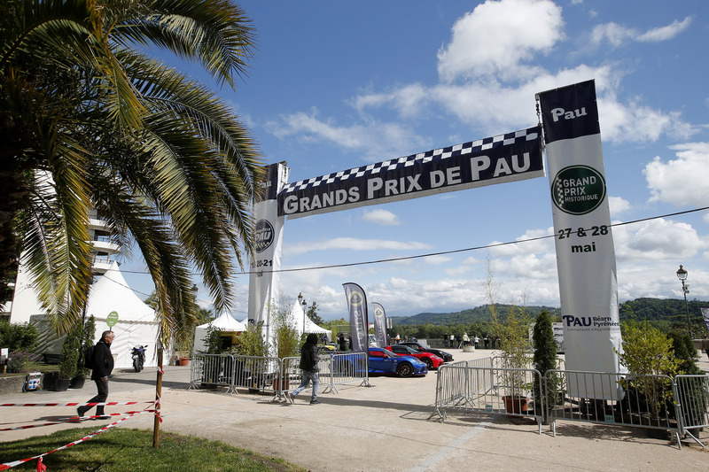 Entrance to the race track