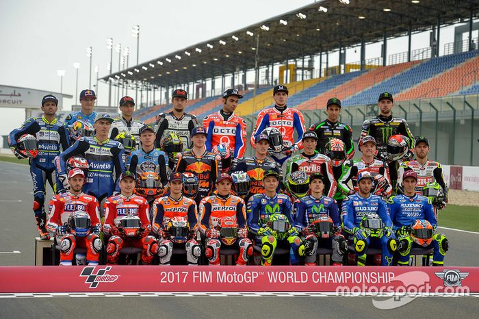 Foto de grupo de todos los pilotos 2017