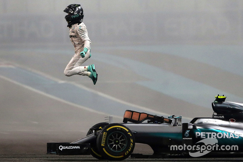 1 El campeón del mundo Nico Rosberg, de Mercedes AMG F1 W07 Hybrid