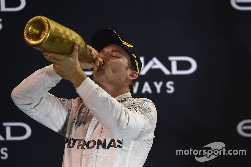 Podio: segundo lugar y campeón del mundo 2016 Nico Rosberg, Mercedes AMG F1