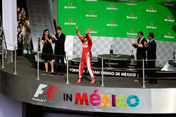 Sebastian Vettel, Ferrari celebra su tercer puesto en el podio