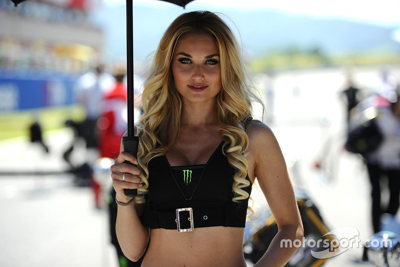 Lovely grid girl