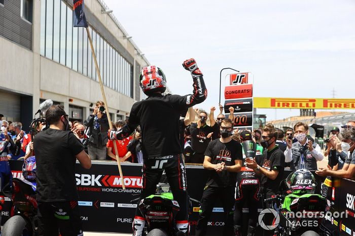 Jonathan Rea, Kawasaki Racing Team WorldSBK celebra haber ganado 100 carreras del WorldSBK