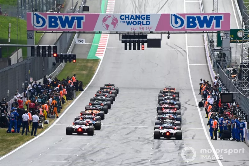 Max Verstappen, Red Bull Racing RB16B, Lando Norris, McLaren MCL35M