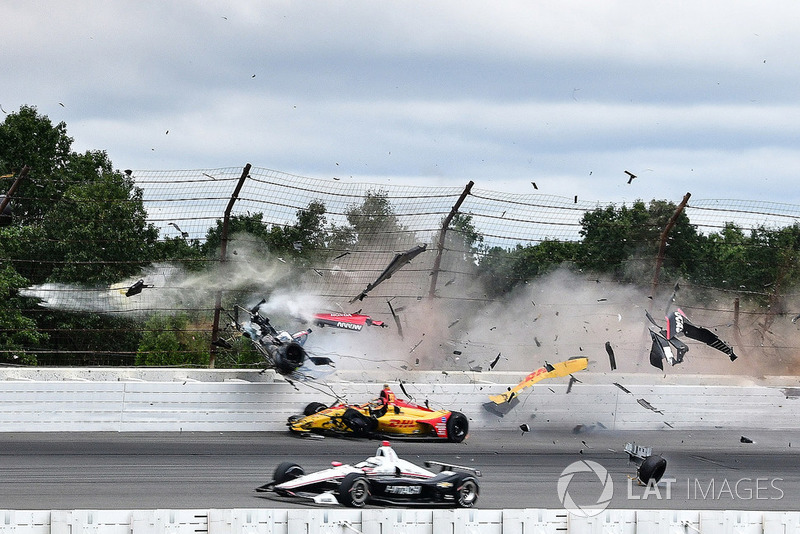 Crash : Robert Wickens, Schmidt Peterson Motorsports Honda, James Hinchcliffe, Schmidt Peterson Motorsports Honda, Ryan Hunter-Reay, Andretti Autosport Honda, Pietro Fittipaldi, Dale Coyne Racing Honda 