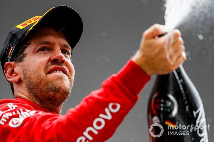 Podio: segundo lugar Sebastian Vettel, Ferrari