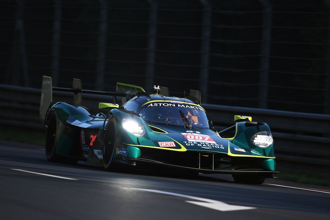 #007 Aston Martin Thor Equipo Aston Martin Valkyrie: Harry Tincknell, Tom Gamble, Ross Gunn