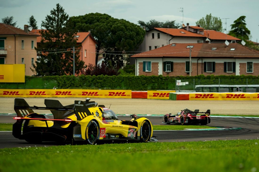 #83 AF Corse Ferrari 499P: Robert Kubica, Yifei Ye, Philip Hanson