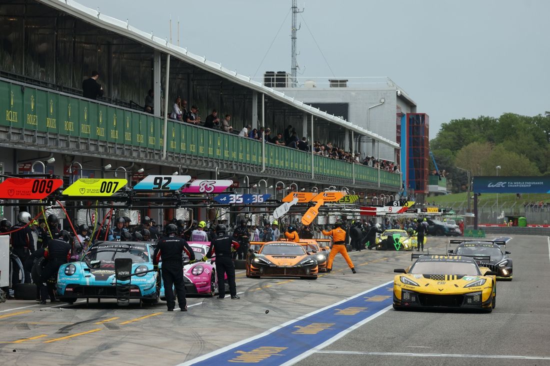 #81 TF Sport Corvette Z06 LMGT3.R: Tom Van Rompuy, Rui Andrade, Charlie Eastwood