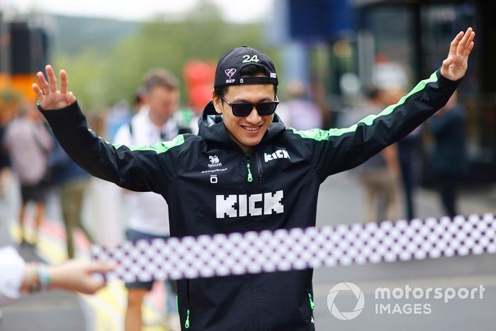 Zhou Guanyu, Stake F1 Team Kick Sauber