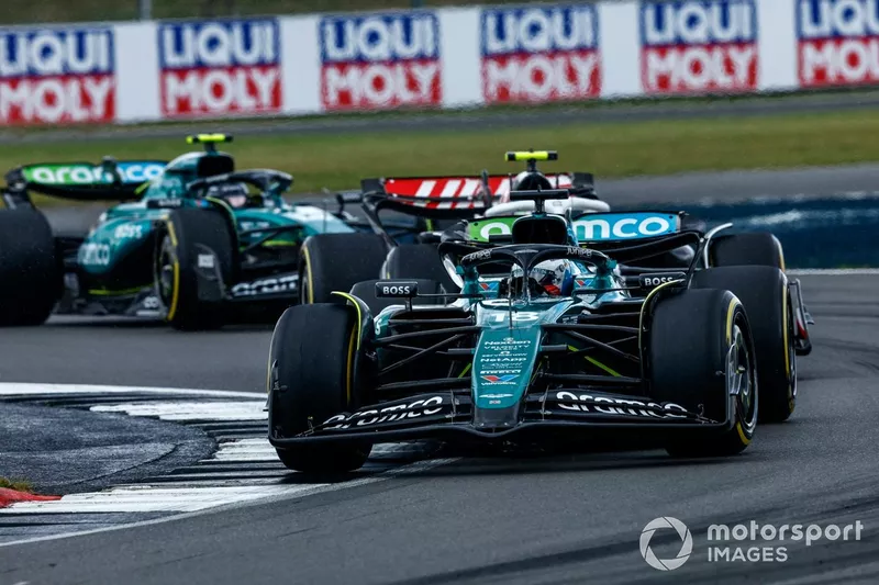 Lance Stroll, Aston Martin AMR24, Nico Hulkenberg, Haas VF-24, Fernando Alonso, Aston Martin AMR24