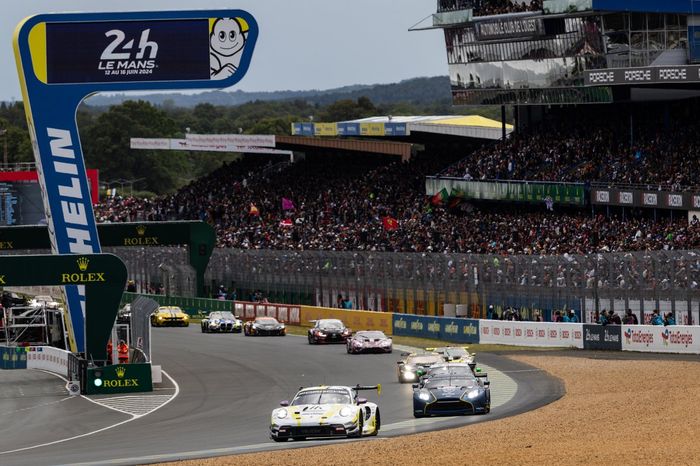  #92 Manthey Purerxcing Porsche 911 GT3 R LMGT3: Aliaksandr Malykhin, Joel Sturm, Klaus Bachler