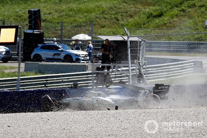 Choque de Valtteri Bottas, Mercedes AMG W10