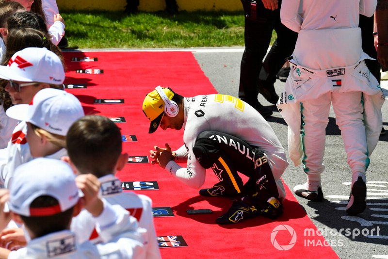 Daniel Ricciardo, Renault F1 Team, on the grid