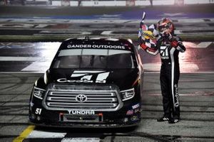 Race Winner Kyle Busch, Kyle Busch Motorsports, Toyota Tundra Cessna