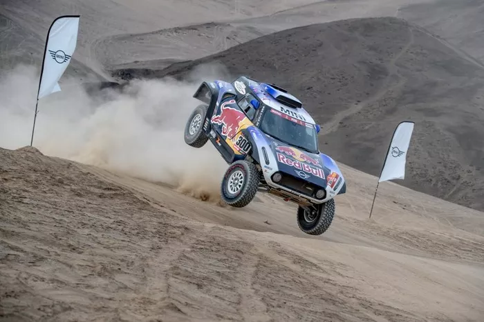 #300 X-Raid Mini JCW Team: Carlos Sainz, Lucas Cruz