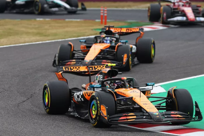 Charles Leclerc, Ferrari, Lando Norris, McLaren, Oscar Piastri