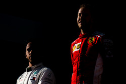 Podyum: 2. sıra Lewis Hamilton, Mercedes AMG F1, yarış galibi Sebastian Vettel, Ferrari