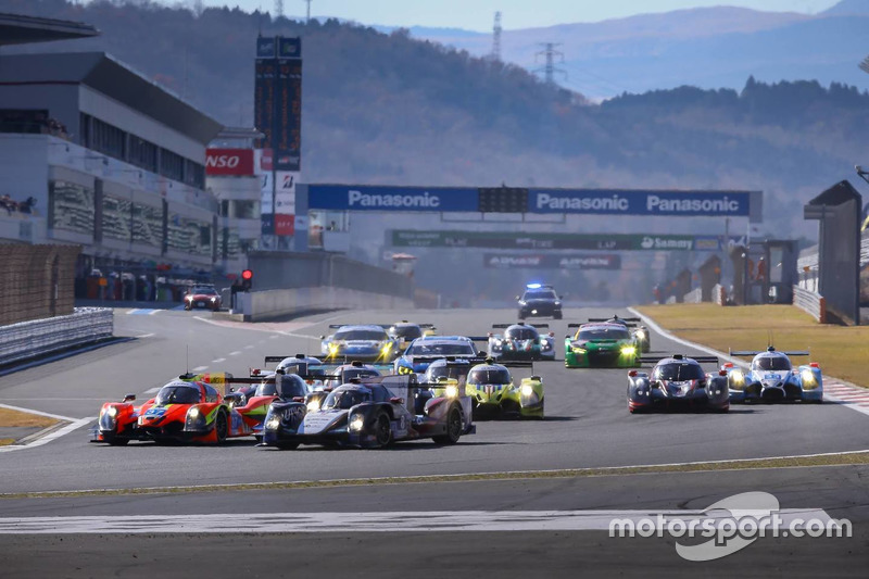 Start action #8 Jackie Chan DC Racing X Jota Oreca 05 Nissan: Stephane Richelmi, Harrison Newey, Tho