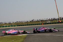 Esteban Ocon, Force India VJM11 y Sergio Pérez, Force India VJM11