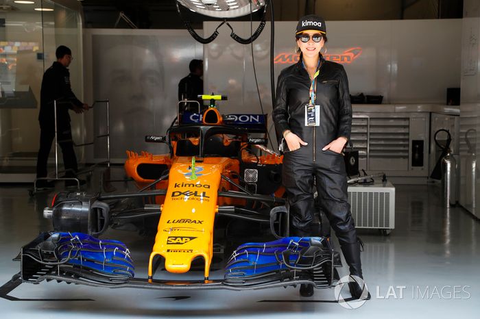 Actriz Carina Lau en McLaren
