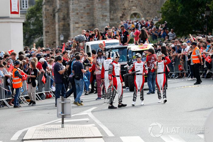 #1 Rebellion Racing Rebellion R-13: Andre Lotterer, Neel Jani, Bruno Senna and #3 Rebellion Racing Rebellion R-13: Mathias Beche, Gustavo Menezes, Thomas Laurent