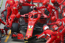 Kimi Raikkonen, Ferrari SF71H, makes a pit stop