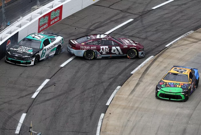 Brad Keselowski, Roush Fenway Keselowski Racing Ford, Cole Custer, Haas Factory Team Ford, Tyler Reddick, 23XI Racing Toyota