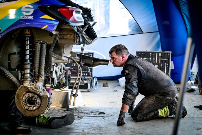 Why Evans suffered his first WRC retirement since 2024 124 M-Sport Ford World Rally Team Ford Puma Rally1