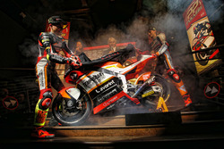 Giovanni Cuzari avec Luca Marini et Lorenzo Baldassarri, Forward Racing
