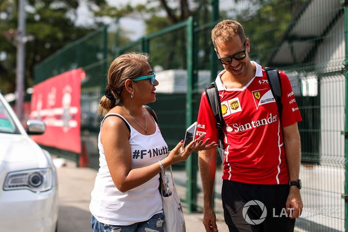 Sebastian Vettel, Ferrari y un fan